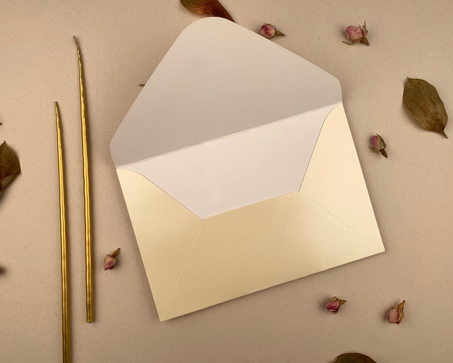 Plic Invitatie - A14x21 cm, 210gr. crem lucios - orizontal