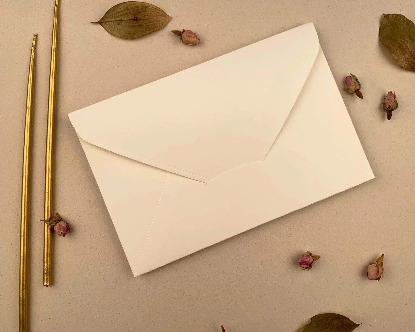 Plic Invitatie - D14x21 cm, 200gr. crem deschis mat - orizontal - MirajulNuntii.ro
