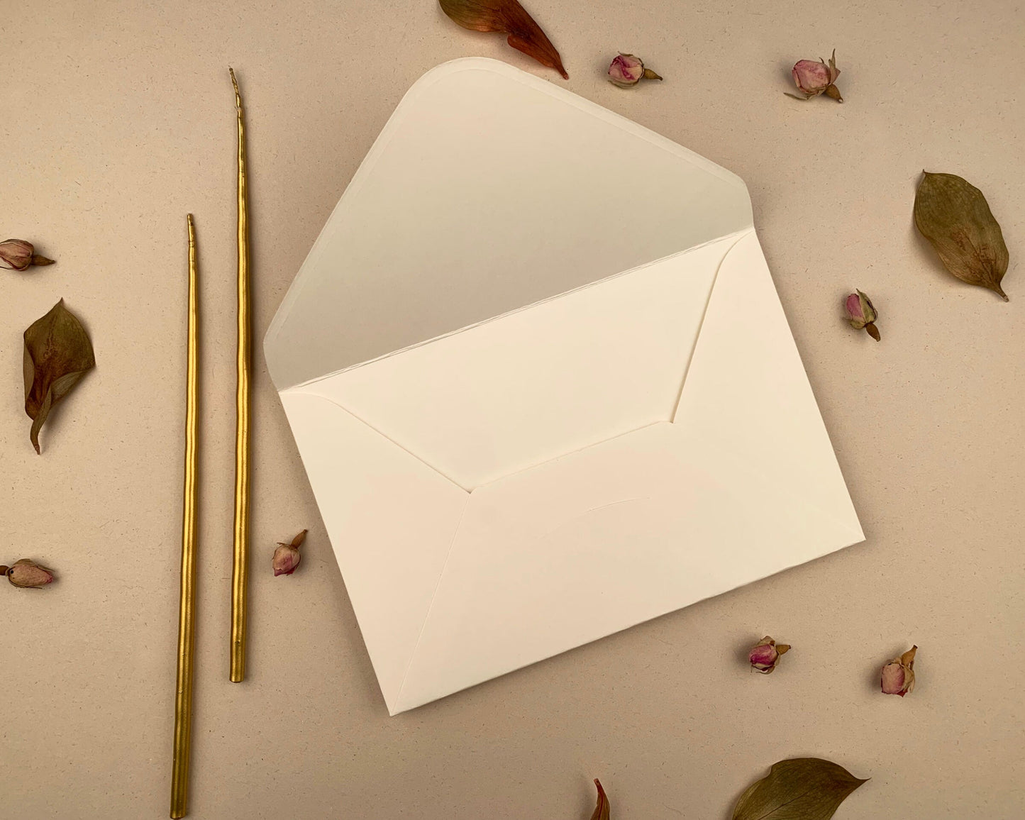 Plic Invitatie - D14x21 cm, 200gr. crem deschis mat - orizontal