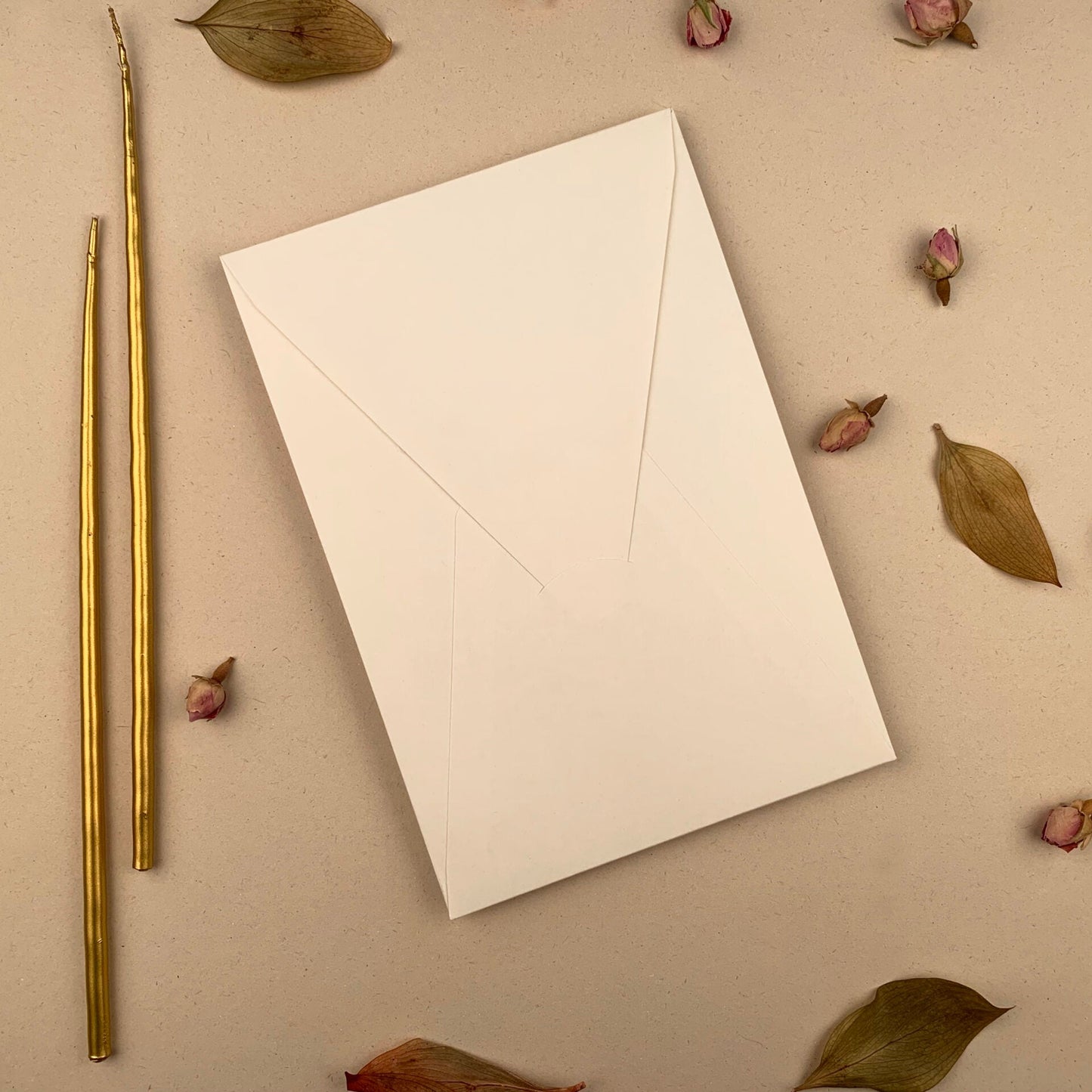 Plic Invitatie - G14x21 cm, 200gr. crem deschis mat -vertical