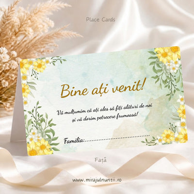 Set 50 buc. plicuri de bani botez B.34-20034, fața: buchete de flori galbene și albe pe fond acuarelă verde pal, Bine ați venit!, mesaj de mulțumire și rândul Familia