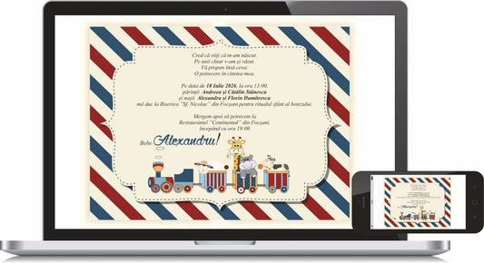 Invitație digitală de botez cod Miraj 6006 cu trenuleț cu animăluțe și chenar în dungi roșii și albastre, afișată pe laptop și telefon.