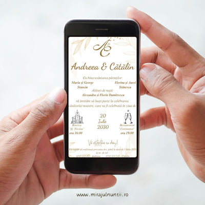 Invitație digitală de nuntă cod C.55 cu monogramă aurie A&C, frunze și ramuri aurii desenate și buline aurii, afișată pe ecranul unui telefon ținut în mâini