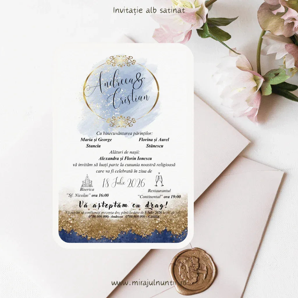 Invitație de nuntă bleu, bleumarin și auriu cod Magnific C.35, cu nume scrise caligrafic.