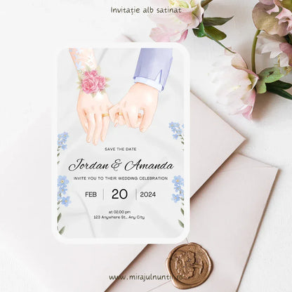 Invitație de nuntă bleu și roz cod Magnific C.40, cu nume scrise caligrafic și data scrisă mare.