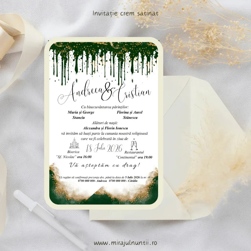 Invitație de nuntă cod Magnific C.34 cu picături de vopsea verde și puncte aurii.