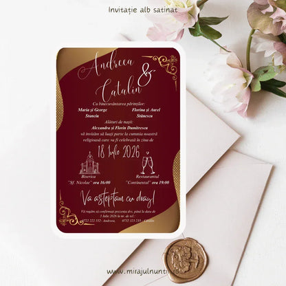 Invitație de nuntă elegantă cod Magnific C.14, fundal vișiniu și numele mirilor scrise caligrafic cu alb.