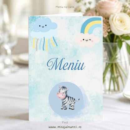 Copertă meniu botez pliat tip carte cu pui de zebră într-un cerc bleu, nor cu panglici colorate și curcubeu cu nor zâmbitor, titlul Meniu albastru, fond acuarelă bleu pastel, cod B.1-20001