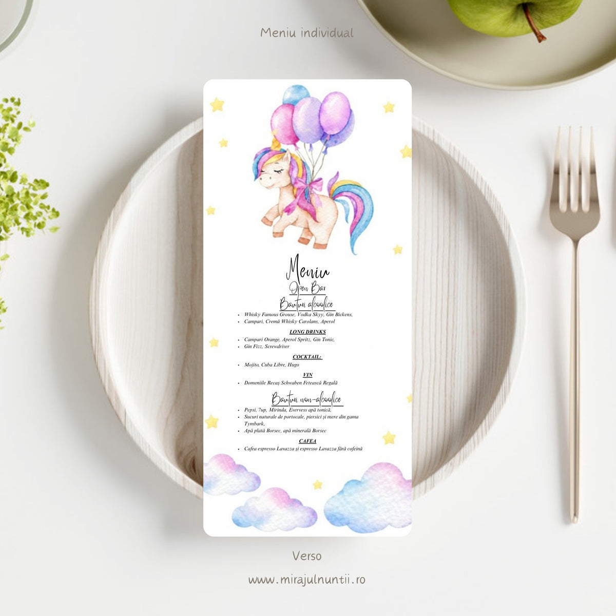 Meniu individual de botez, verso, pe carton alb satinat: unicorn cu baloane sus, nori pastel jos și băuturile Open Bar, alcoolice, non-alcoolice și cafea, cod Magnific B.15-20015