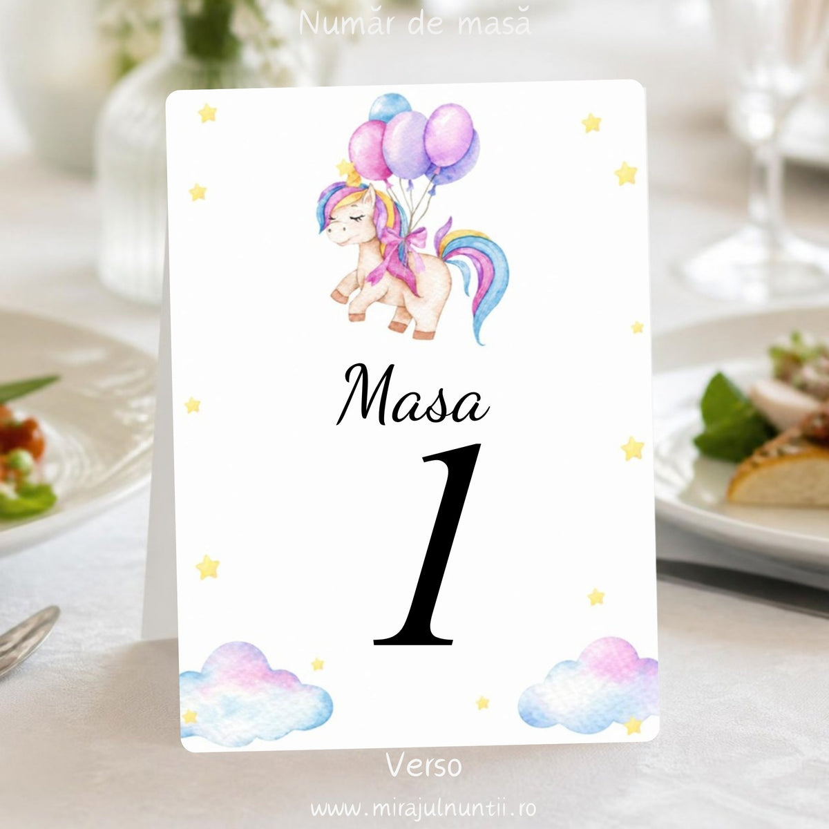 Număr de masă botez, verso, carton alb satinat, cu unicorn cu baloane colorate, nori pastel și steluțe, „Masa 1”, cod Magnific B.15-20015