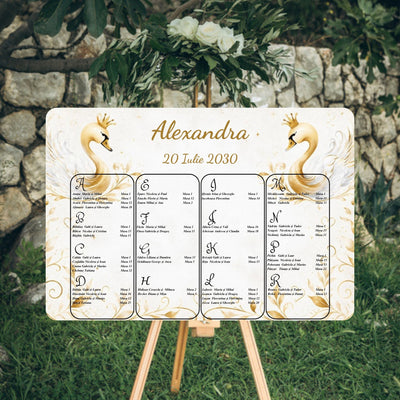 Opis botez orizontal 42 x 30 cm cu lebede albe cu coroniță aurie și frunze aurii, numele Alexandra și lista invitaților în ordine alfabetică, pe șevalet – cod Magnific B.17-20017