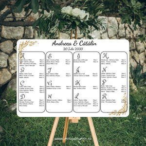 Opis de nuntă orizontal 42 x 30 cm C.13 pe șevalet, în grădină: numele „Andreea & Cătălin” și data scrise caligrafic, lista invitaților pe litere în patru coloane cu chenare rotunjite, ramuri aurii în colțuri, pe fond alb
