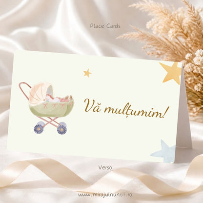 Spatele plicului de bani botez personalizat cu „Vă mulțumim!” auriu, cărucior în acuarelă și steluțe aurii și bleu, cod Magnific B.7-20007