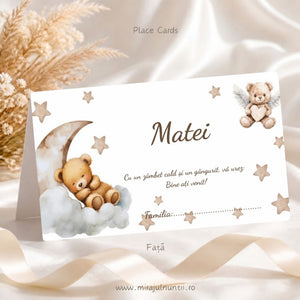Plic de bani botez personalizat cu ursuleț pe semilună, ursuleț-îngeraș și steluțe bej, față cu numele copilului și rândul Familia, cod Magnific B.22-20022
