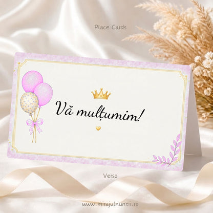 Plic de bani botez personalizat B.39, spatele: mesajul „Vă mulțumim!”, baloane roz cu fundiță, coroniță aurie și inimioară aurie, pe fond crem