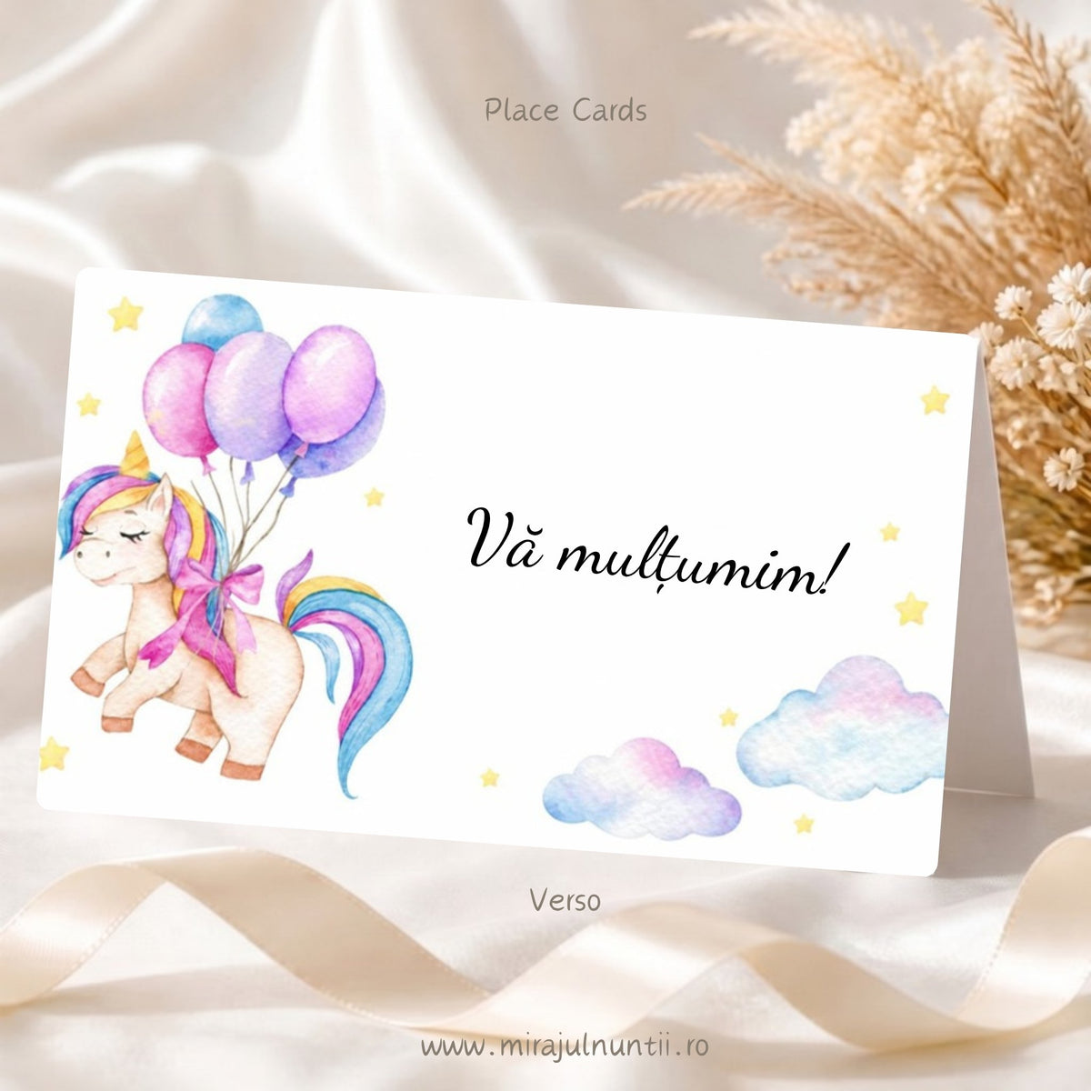 Set de 25 plicuri de bani botez, spate cu „Vă mulțumim!”, unicorn cu baloane roz și mov, nori pastel și steluțe – Place Cards 20015