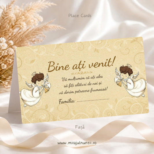 Plic de bani botez din setul de 50 buc. B. 3318, față: Bine ați venit!, mesaj de mulțumire și Familia, între doi îngerași cu trompete la margini, fond bej cu arabescuri